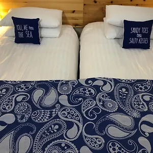 https://the-waterside-apartment-112-harbour-mills.westport-hotels.com