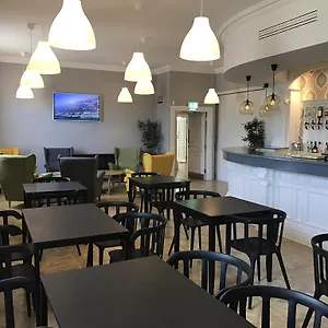 https://glen-oaks-hotel.galwayhotelsireland.net